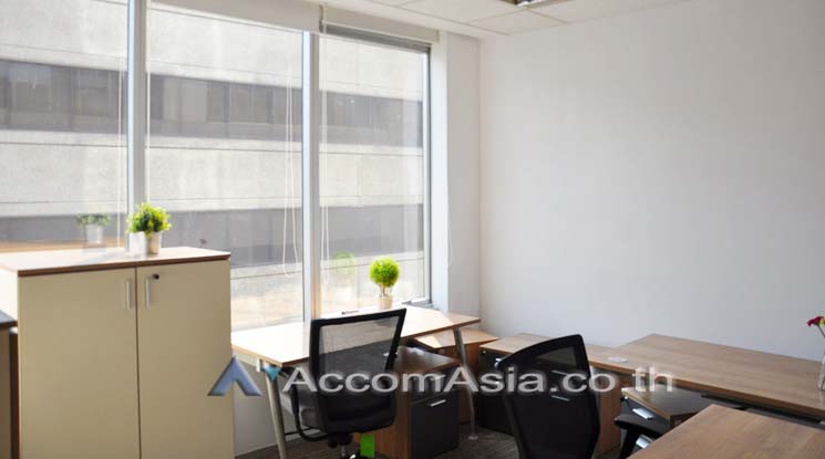 13  Office Space For Rent in Ploenchit ,Bangkok BTS Ploenchit at Q House Ploenchit Service Office AA10284